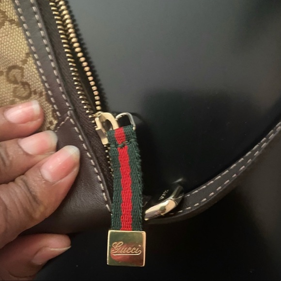 Authentic Gucci mini purse no signs of use comes with duffle bag - Picture 2 of 5